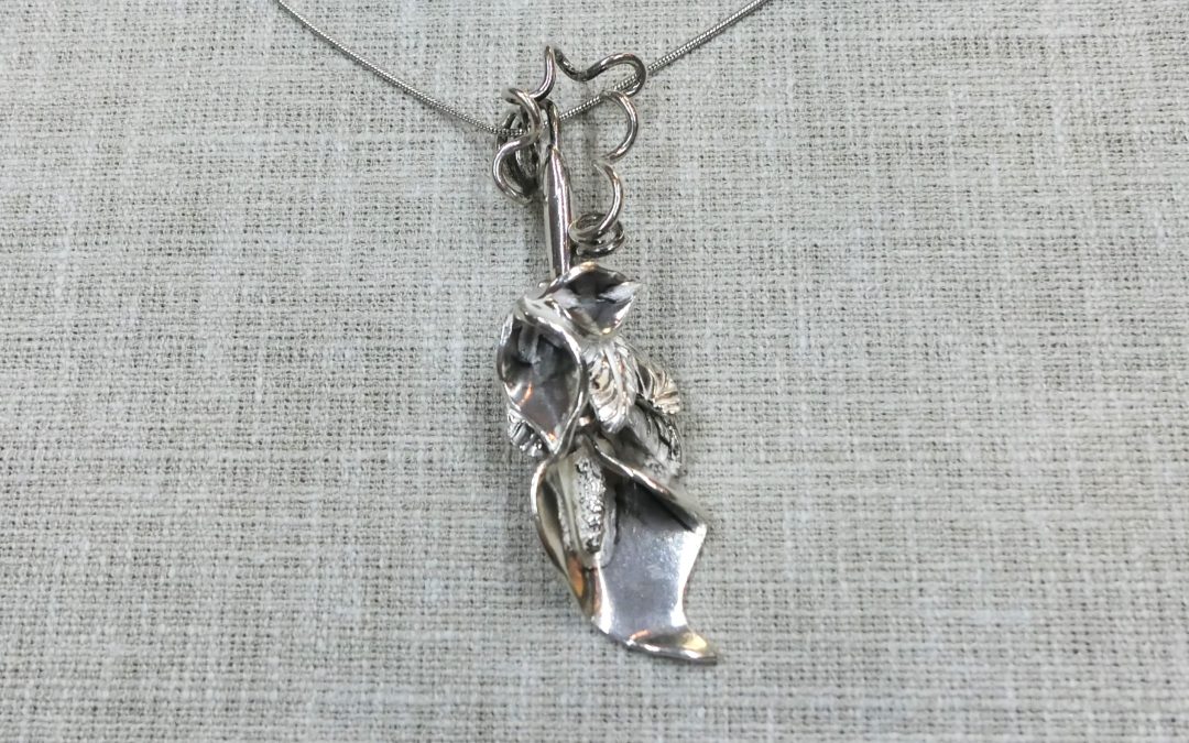 Fine Silver Callia Lilly Pendant